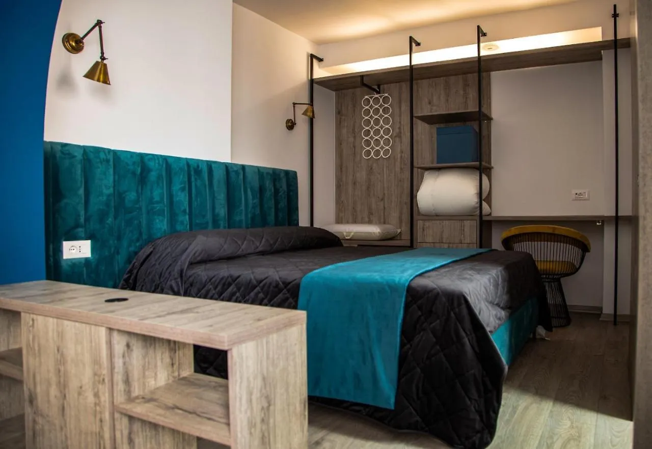 Lucas Central Premium Studios Tirana